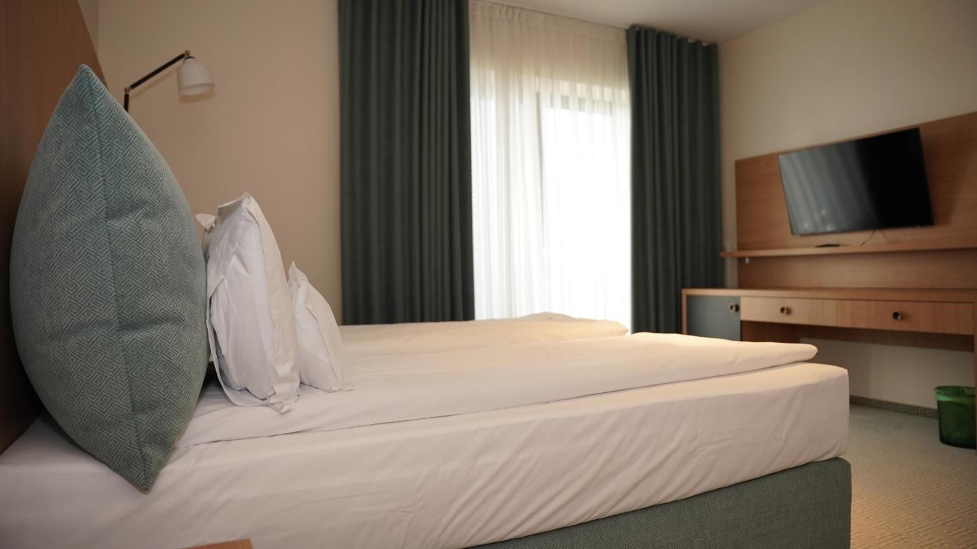 Hotel Sorin Mihai คริสเตียน ภายนอก รูปภาพ